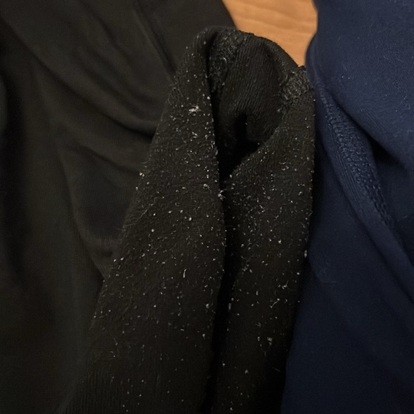 Bundle of athletic leggings. - Picture 4 of 4